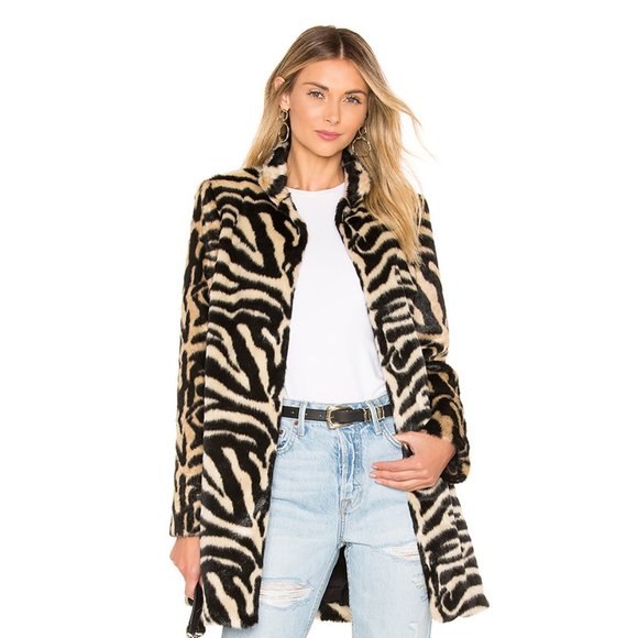 House of Harlow 1960 Jackets & Blazers - NEW House of Harlow Viggo Coat Black Tan CNTR001